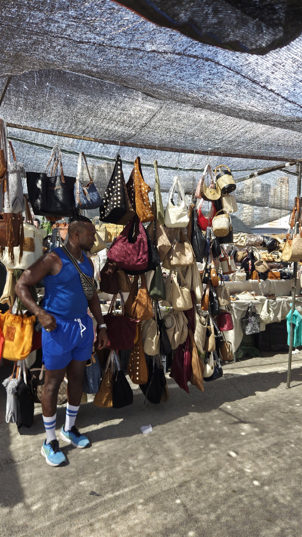 El puesto real de Elji Boutique en el mercadillo